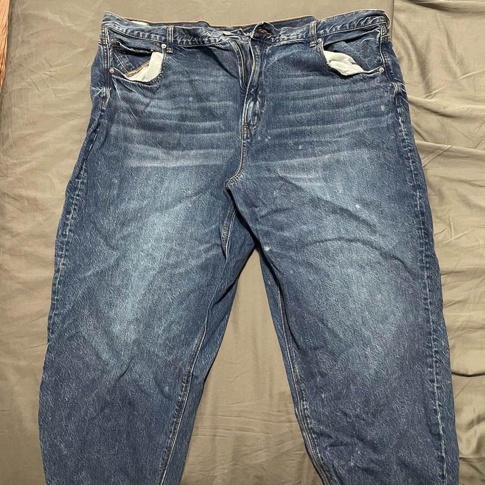 American Eagle Relaxed Mom jean